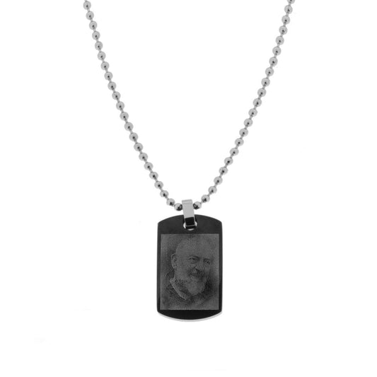Kette mit rechteckigem Anhänger in schwarzer Farbe mit Gravur Padre Pio aus Edelstahl - MeinSchmuckShop