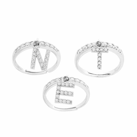 Veretta-Ring mit hängendem Initialbuchstaben, besetzt mit weißen Zirkonen, aus 925er Silber rhodiniert. - MeinSchmuckShop