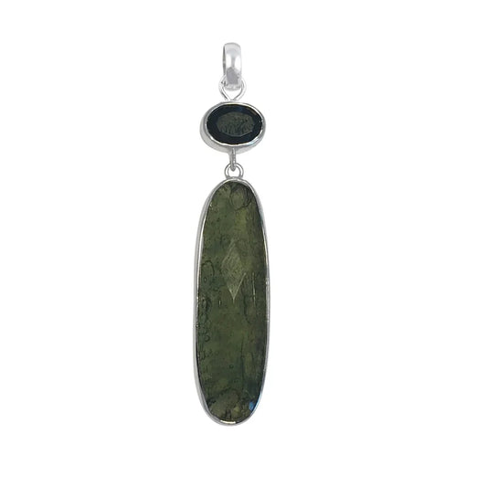 Anhänger Moldavit (30 x 10mm), Spinell, 4,8cm, rhodiniert - MeinSchmuckShop
