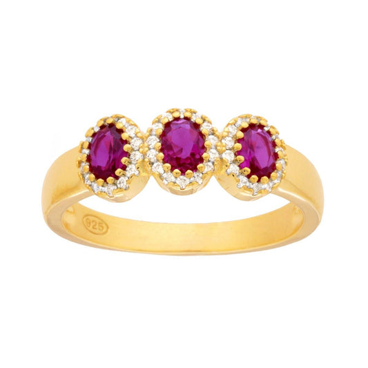Trilogie-Ring Rubinrot, umrahmt von weißen Cubic Zirconia, aus 925er Silber, goldgalvanisch veredelt - MeinSchmuckShop