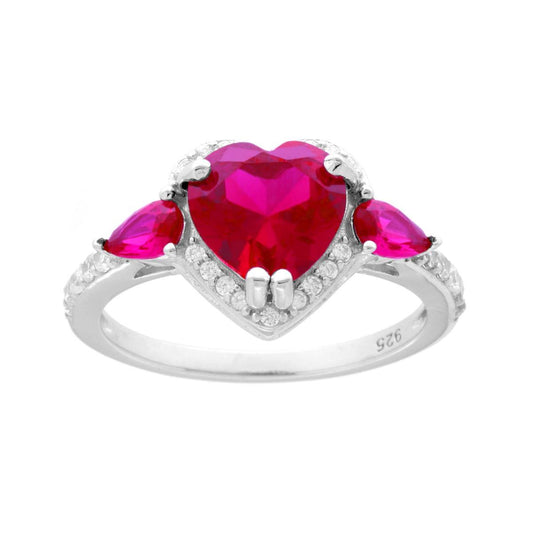 Ring mit rotem Rubinherz, umrandet von weißen Zirkonien, aus Silber 925 rhodiniert. - MeinSchmuckShop