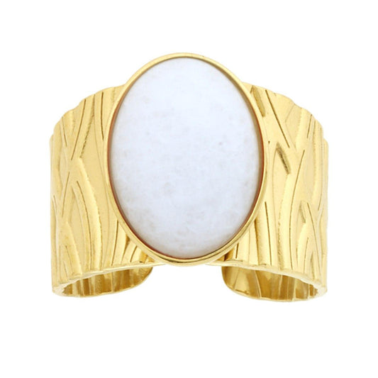 Antiker dekorierter Ring mit ovalem Stein aus weißem Achat, in Stahlfarbe, Goldfarbe. - MeinSchmuckShop
