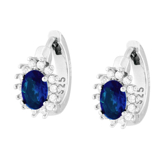 Ohrringe in Kreisform mit ovalem blauem Saphir, umgeben von weißen Zirkonien, aus rhodiniertem 925er Silber - MeinSchmuckShop