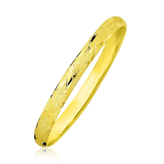 10k Yellow Gold Slender Diamond Pattern Textured Bangle (6.00 mm) - MeinSchmuckShop